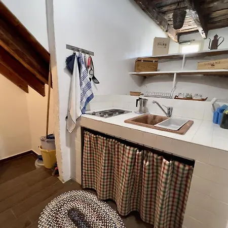 Studio Fuer 3 Personen Ca 40 Qm In Cefalu, Sizilien Nordkueste Von Sizilien - B60710